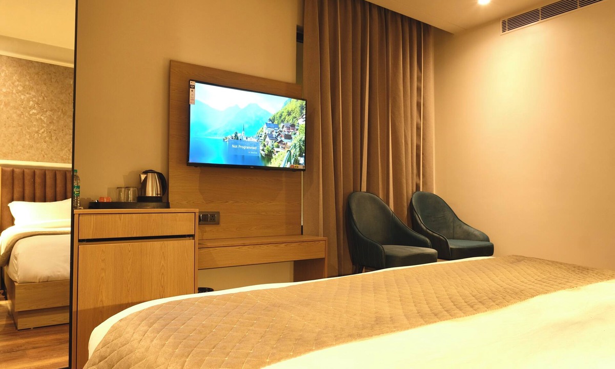 Moradabad Hotel | Red Sapphire Royal