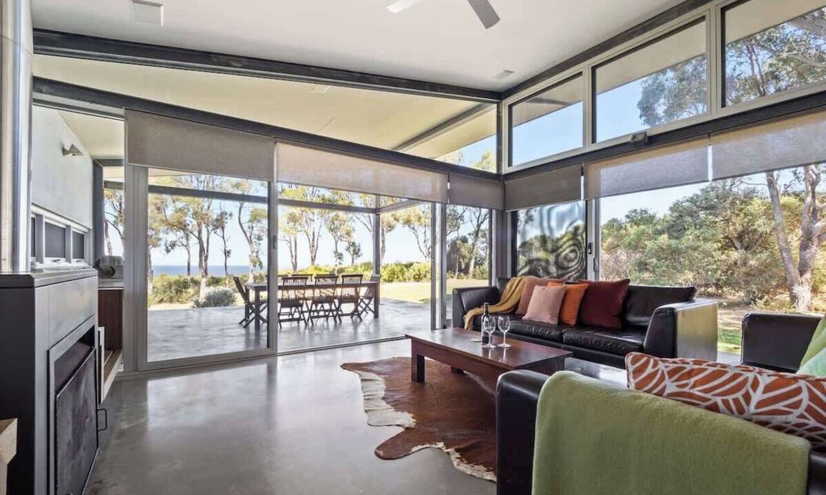 Redgate House | Redgate Beach House with Private Tennis Court