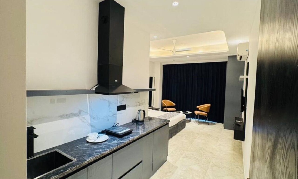 Sector 51 Hotel | Reebah Grande