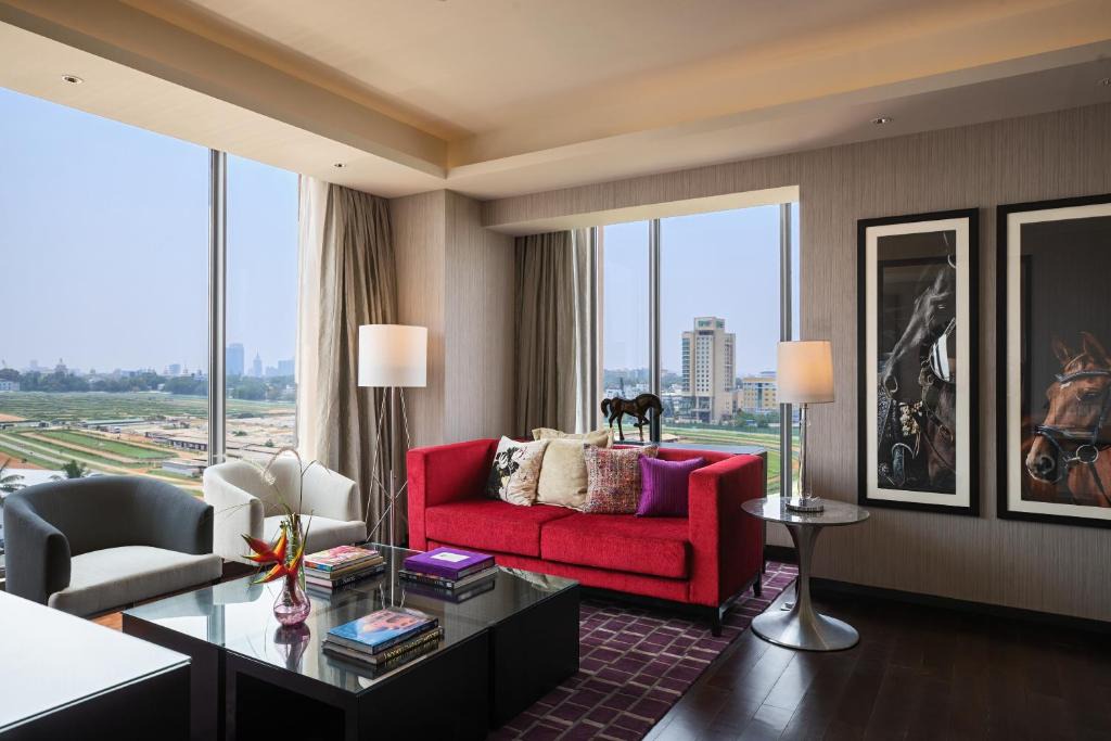 Gandhi Nagar Hotel | Renaissance Bengaluru Race Course Hotel
