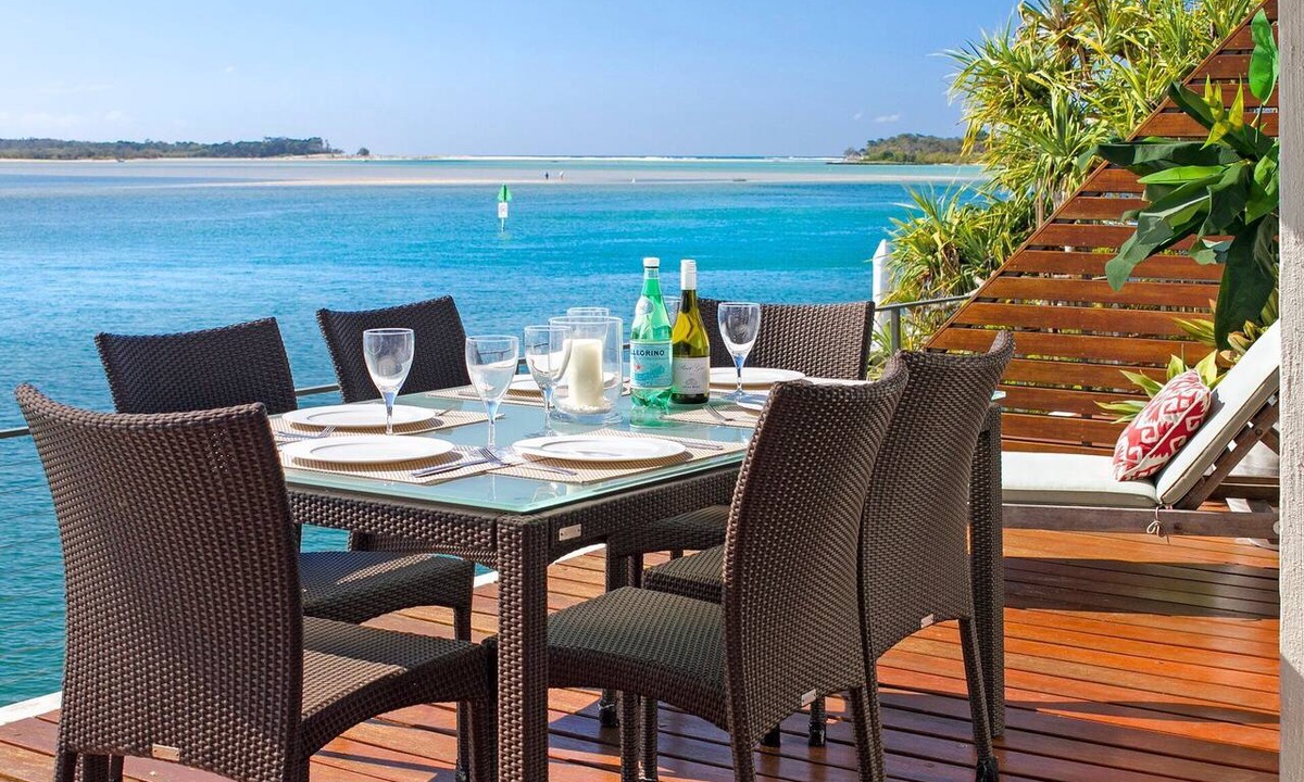 Noosaville Apartment | Riverfront Apartment - Perfect Location