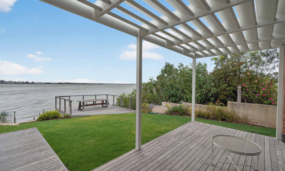 Nangkita House | Riverside Retreat - Waterfront - Hindmarsh Island