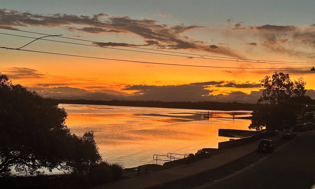 Griffin Apartment | Rivervilla tranquillity by the bay 2 bed covered parking full fridge laundry