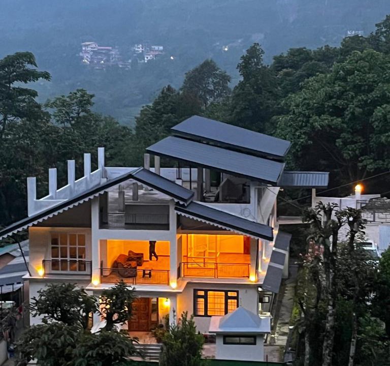 Rumtek Apartment | Ruchenbung studio apartments
