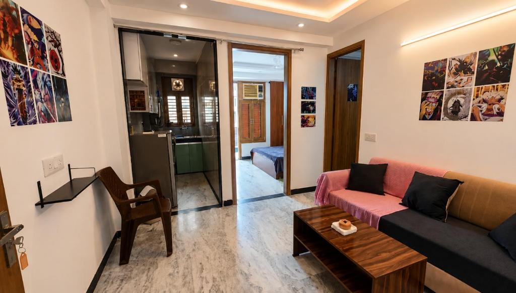 Sainik Farm Apartment | Saket homestays ignou road serviced apartment