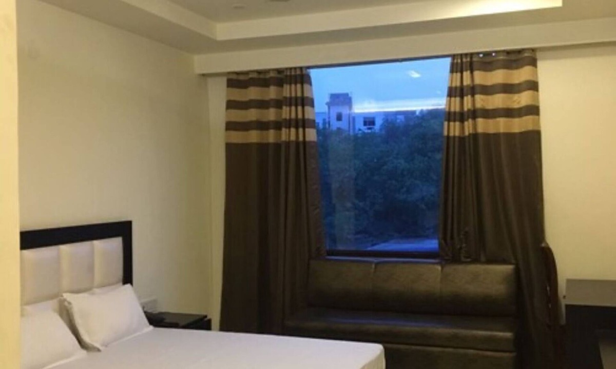Meerut Hotel | Sandalwood