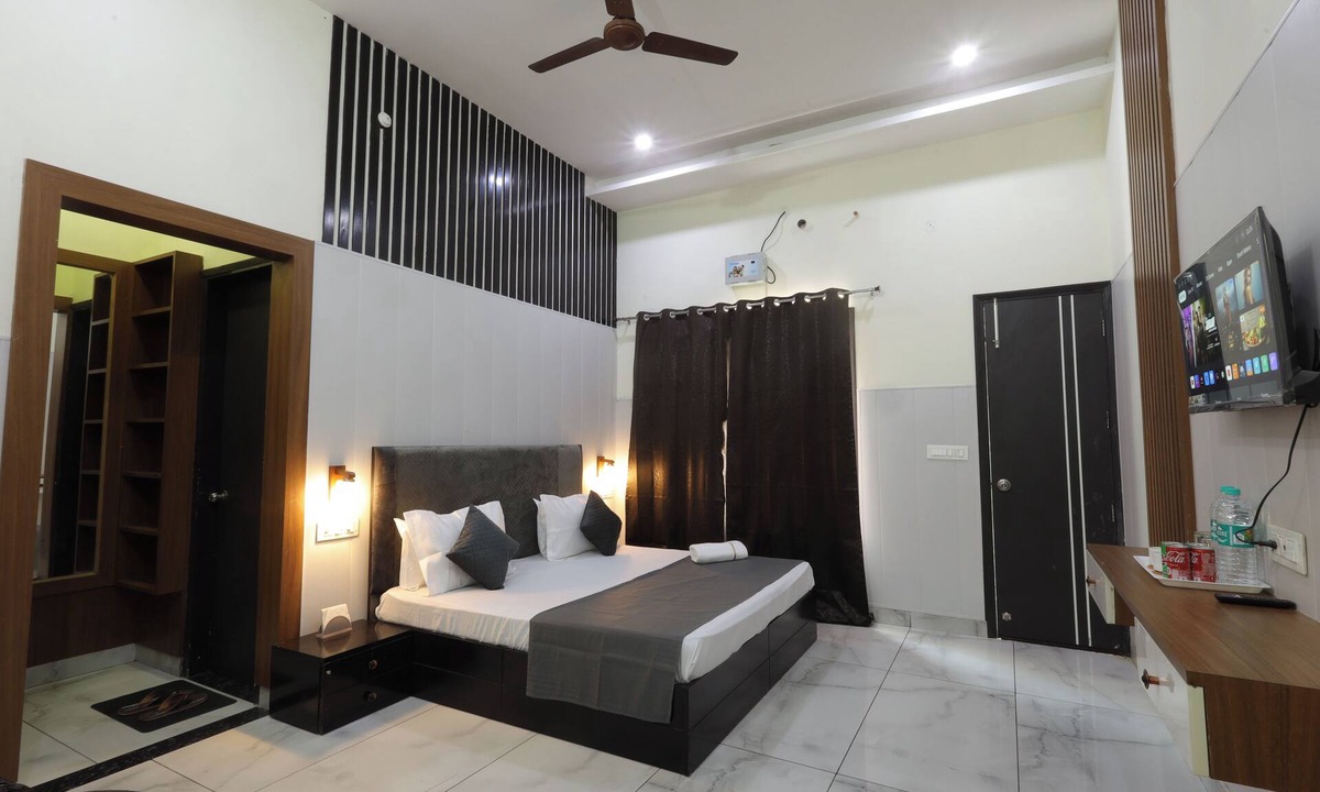 Narwana Hotel | Sapphire Hotel & Banquet