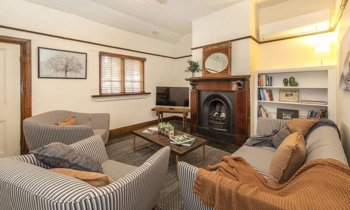 Willunga Cottage | SELF'S COTTAGE unique & original private sanctuary