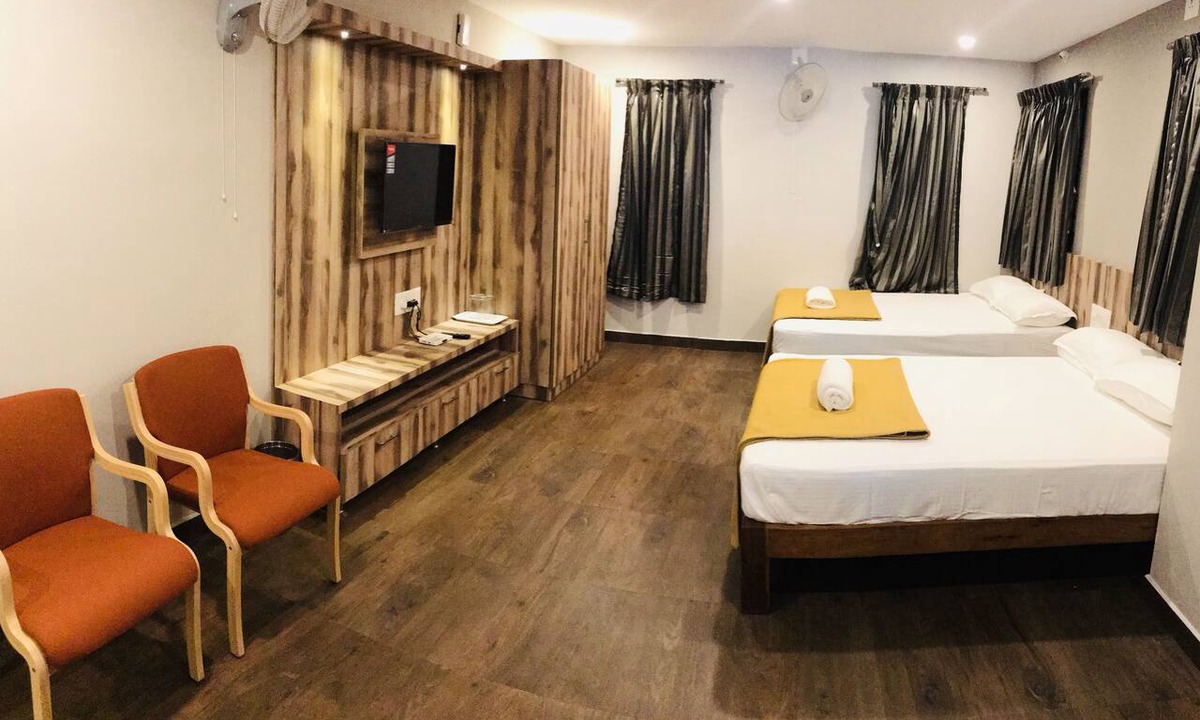 Somvarpet Hostel | Sharada Residency - Hostel