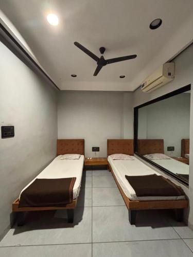 GIDC Hotel | Shree Hariraj Guest House