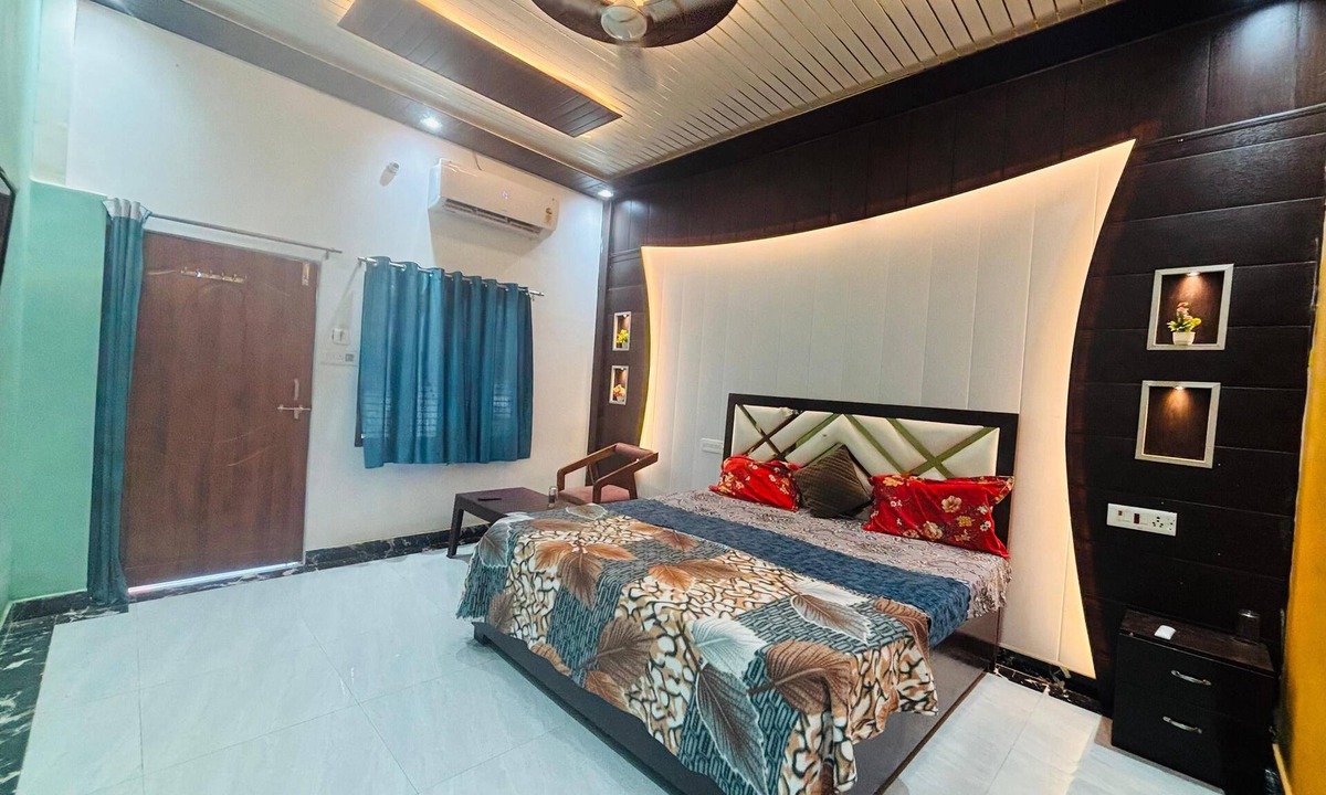 Ayodhya Hotel | Shree Vishnupriya Homestay