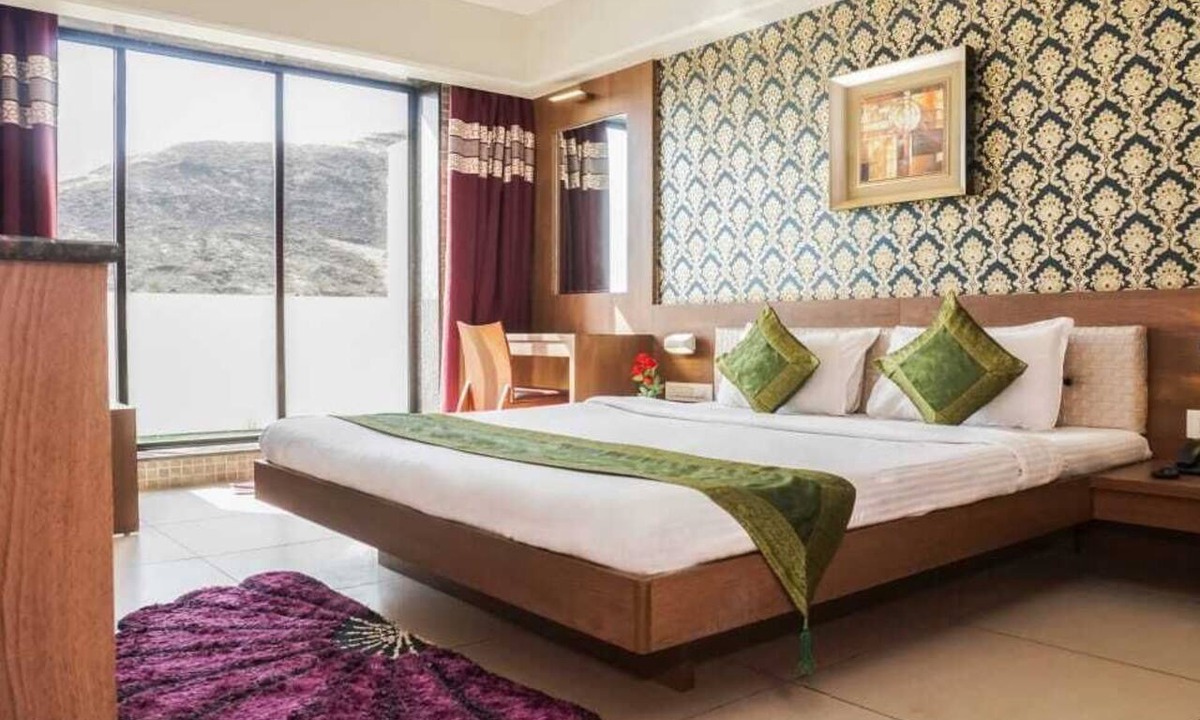 Satara Hotel | Shri Vitthal Mangalam