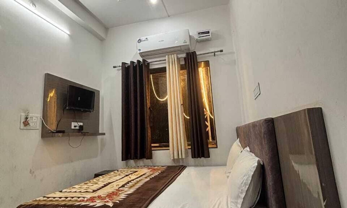 Kalyanpur Hotel | SHUKLA HOTEL