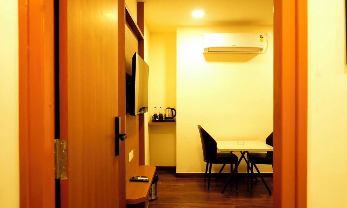 Kamalapur Hotel | sithara inn by revtree