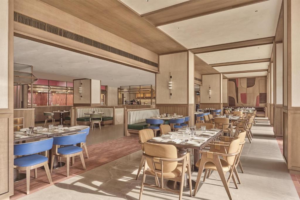 Whitefield Hotel | Slohh by Roach Bengaluru, Curio Collection by Hilton