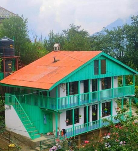Manali Bed & Breakfast | Snow Pearl entire cottage 4rooms B&B