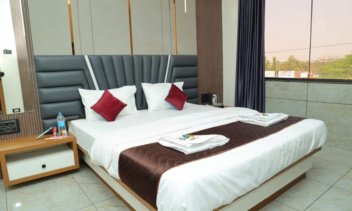 Jath Hotel | SP24 Restaurant and Lodge
