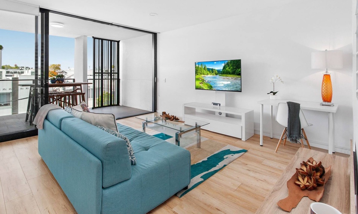 Woolloongabba Apartment | Spacious 2-Bed Unit With Balcony Next to The Gabba