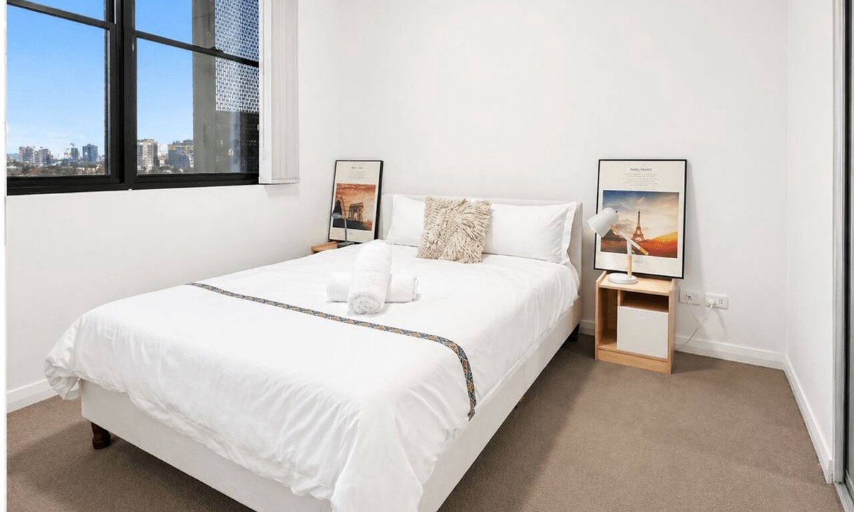 Rosebery Apartment | Spacious 2B2B with Parking | Rosebery | Near Sydney CBD | Long-Stay Rates