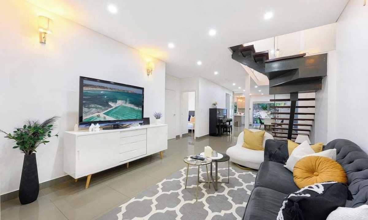 Northmead House | Spacious 5BR Home Near Westmead and Parramatta