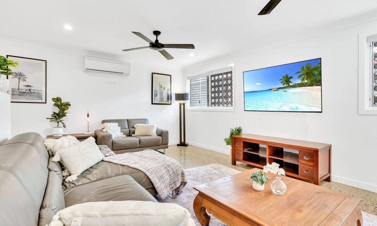 Aeroglen Apartment | Spacious Ground-Floor Escape: Your Private 3-Bedroom Getaway Near Nature & Local Attractions