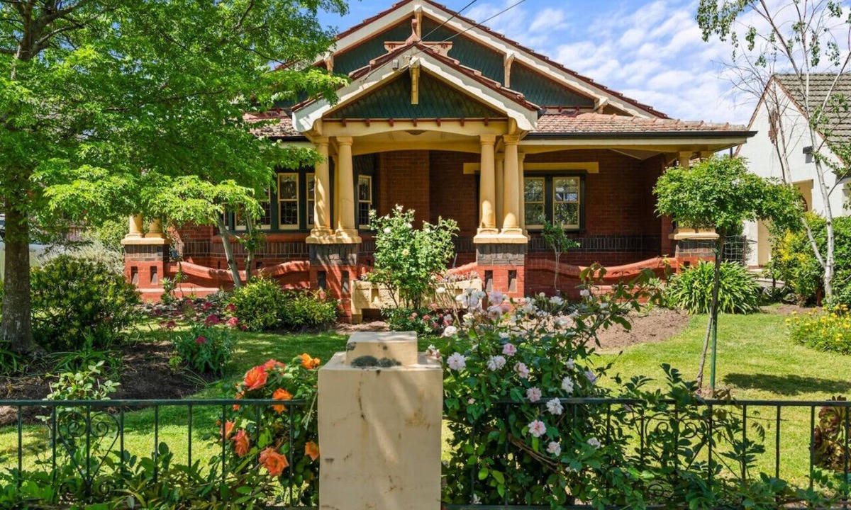 Moonee Ponds House | Spacious heritage home
