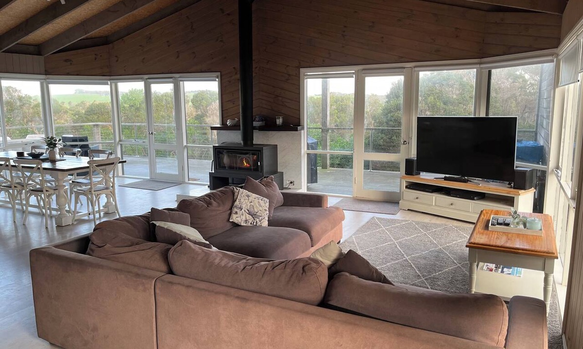 Smiths Beach House | Spacious ocean view beach house - sleeps 12