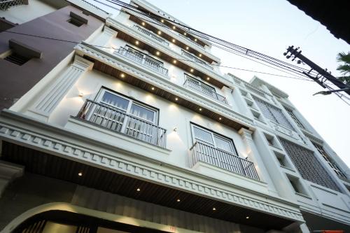 Varanasi Hotel | Sri Shyam Villas Near Kashi Vishwanath Temple