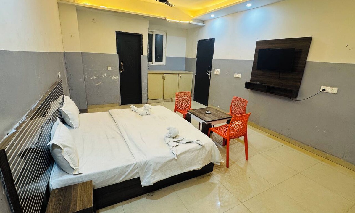 Gurugram Hotel | Starkey Inn