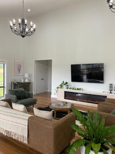 Yallah House | Stay Olive Green