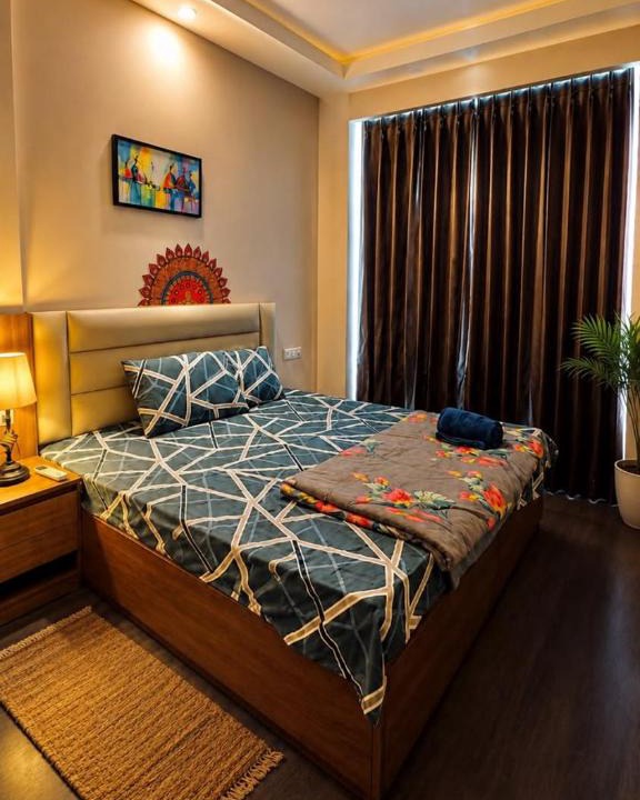 Jaypee Greens Apartment | Stayspot timing is 10AM to 6PMor 6PM to 10AM