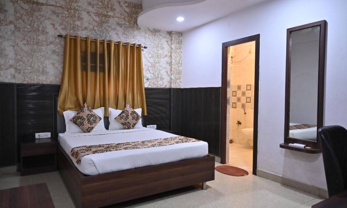 Sahibganj Hotel | Stone Park Radha Devi Ln