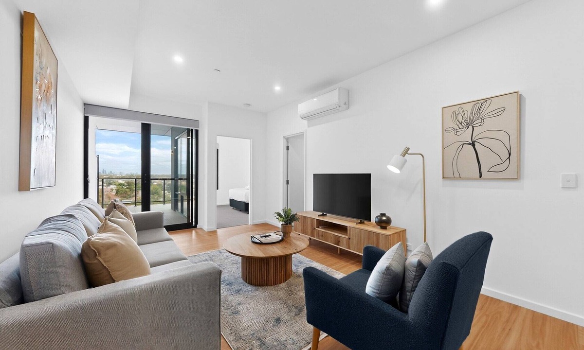 Cannington Apartment | Stylish 2 Bed Apartment with New Furnishings