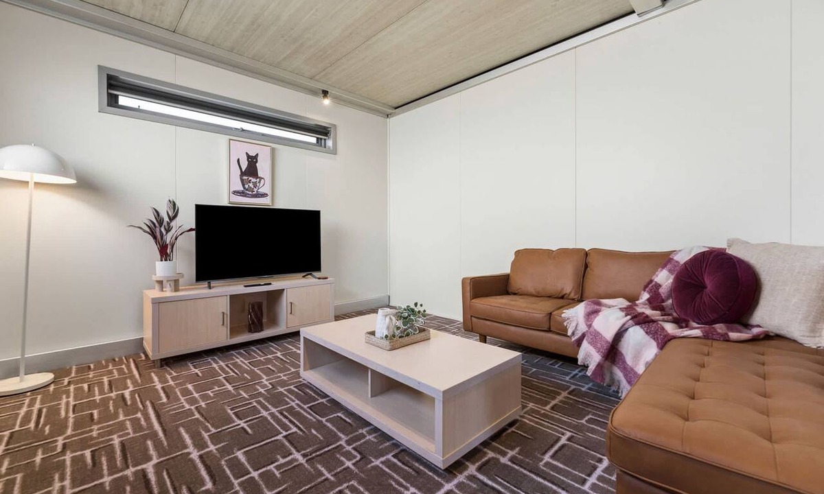 Kangaroo Flat Apartment | Stylish 2BR Unit with Balcony, Kangaroo Flat