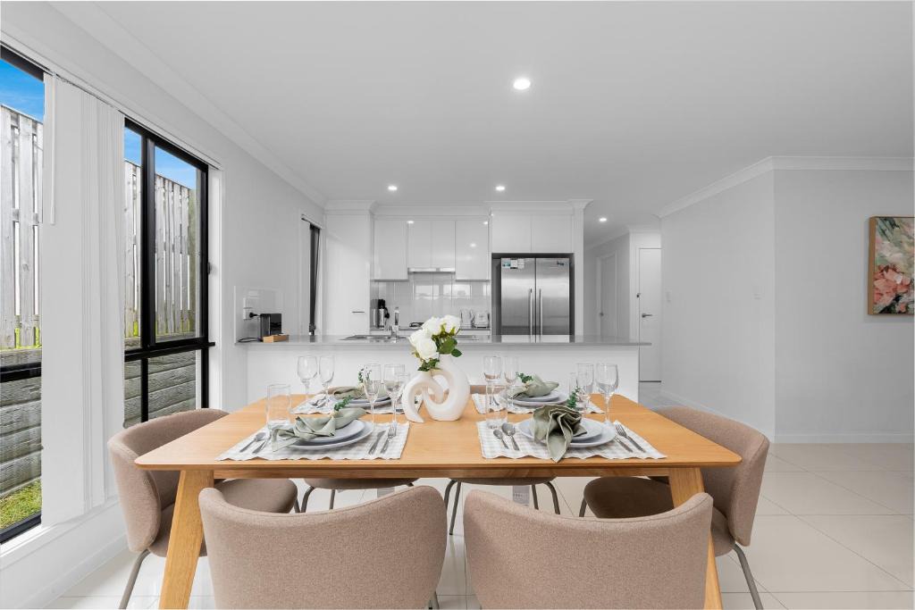 Pimpama House | Stylish 3-Bedroom Duplex in Pİmpama, Close to M1