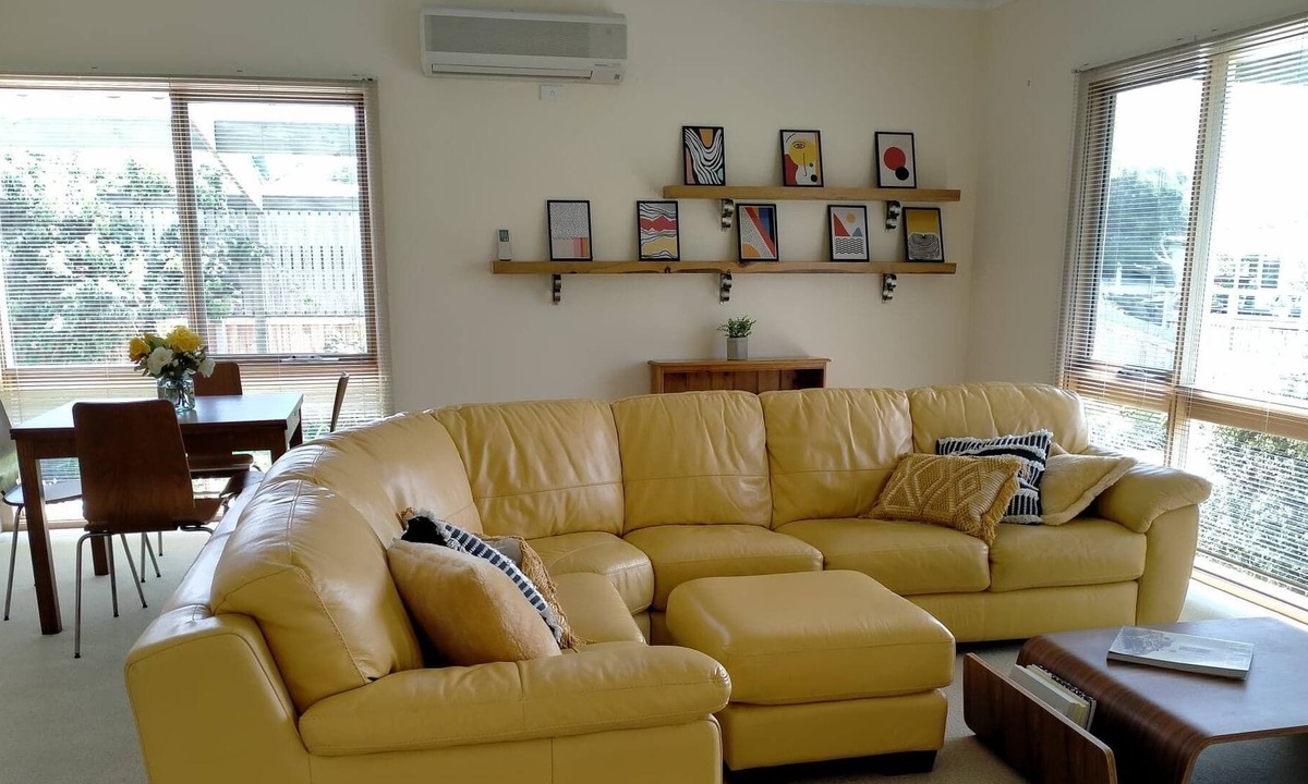 Point Lonsdale House | Sunny & spacious coastal retreat, 3 bedroom beach getaway