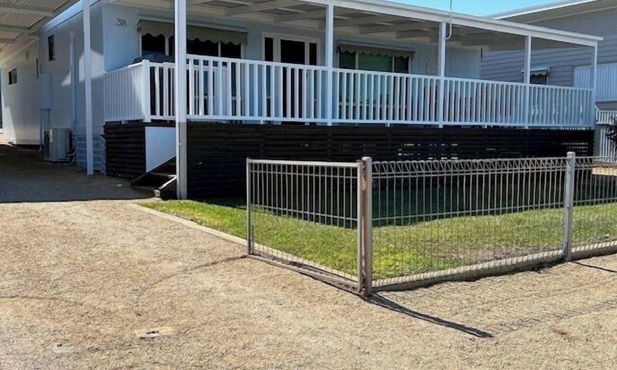 Tiddy Widdy Beach House | Sunrise at Tiddy Widdy - Esplanade! sea views! Winter Off Peak Special!