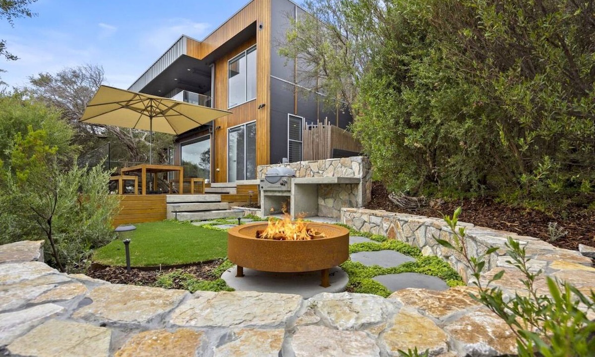 Fingal House | Sunset on Moonah