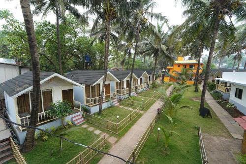 Mandrem Resort | Sunset & Waves Resort, Mandrem Beach