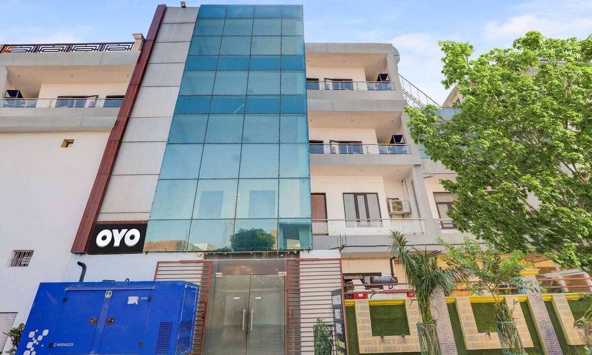 Gomti Nagar House | Super Collection O Kiara Guest House