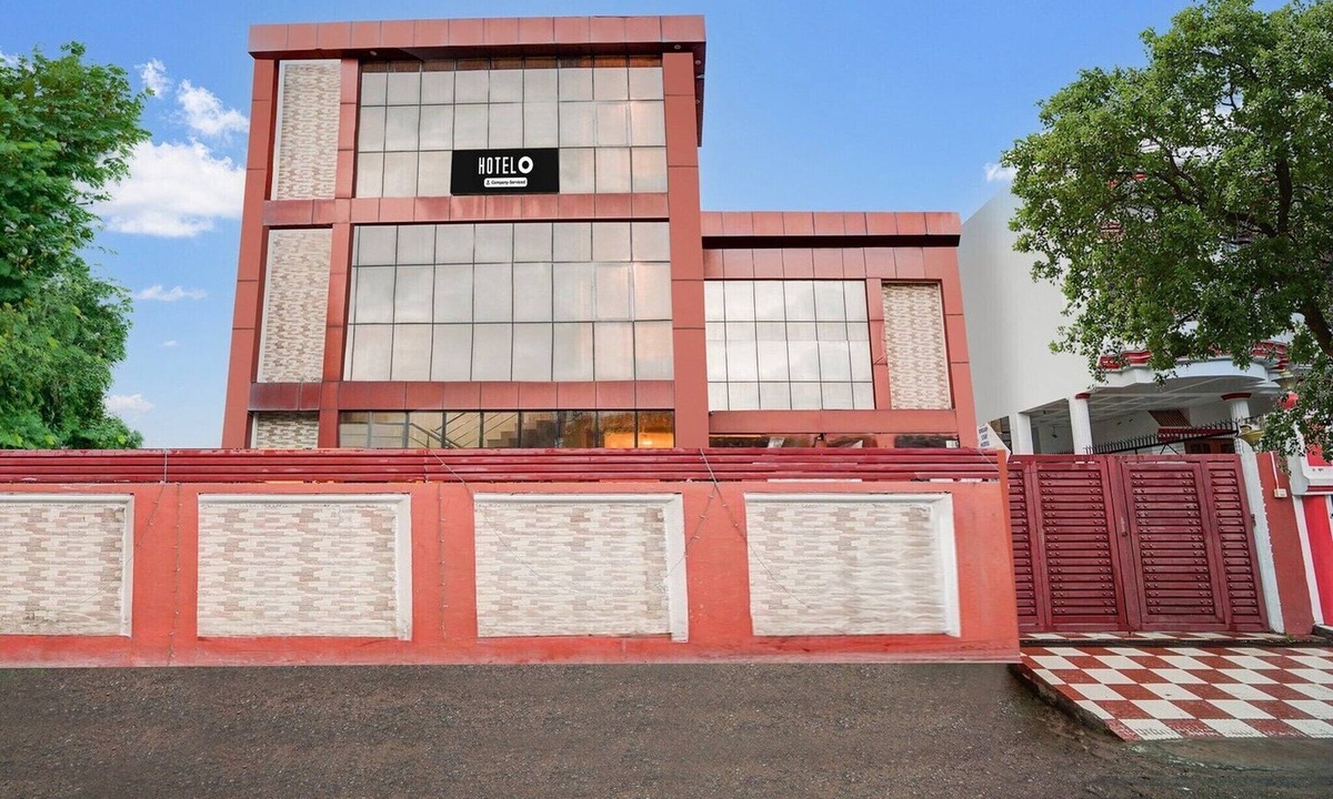 Mohangarh House | Super Hotel O Jankipuram Vikas Nagar