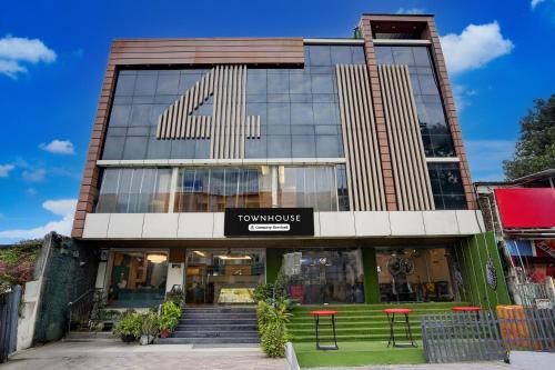 Civil Lines Hotel | Super OYO Townhouse Prayagraj Central Bus Terminal Formerly Hotel Four View