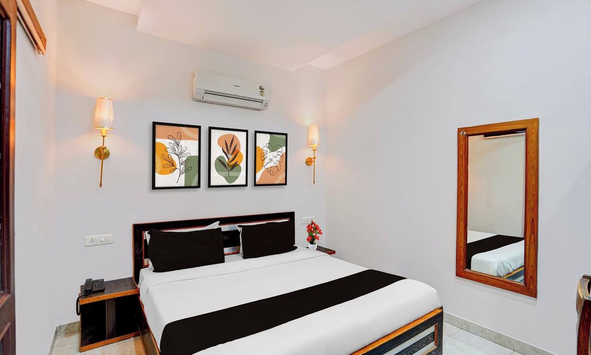 Zirakpur Hotel | Super Townhouse by Cosmo Mall Zirakpur