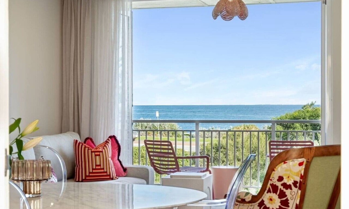 Cottesloe Apartment | Surfside | Dreamy Ocean Views in Cottesloe