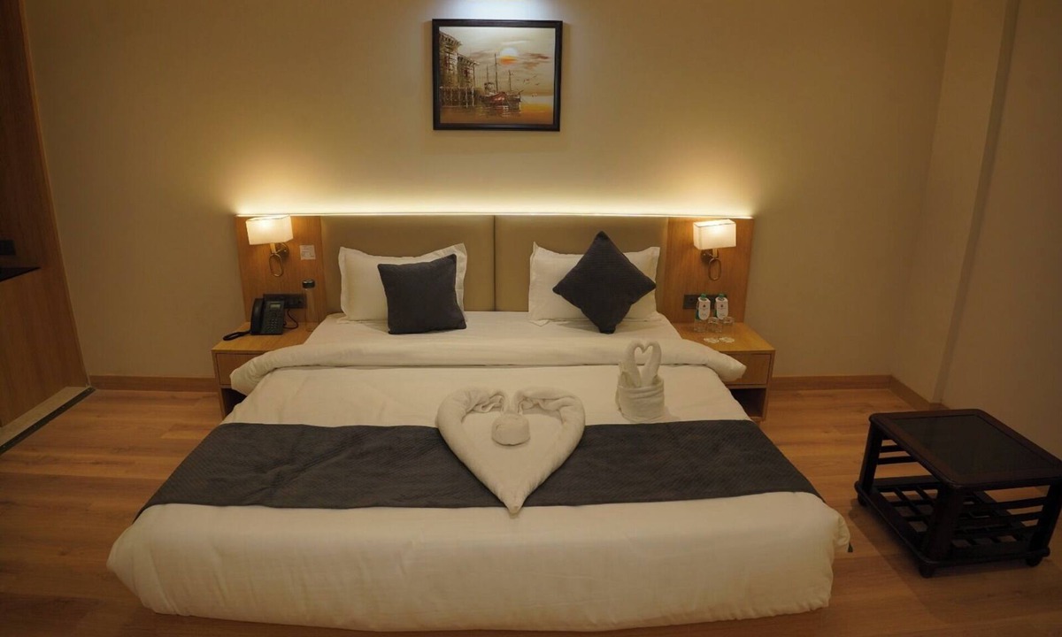 Aligarh Hotel | The Apline Hotel Aligarh
