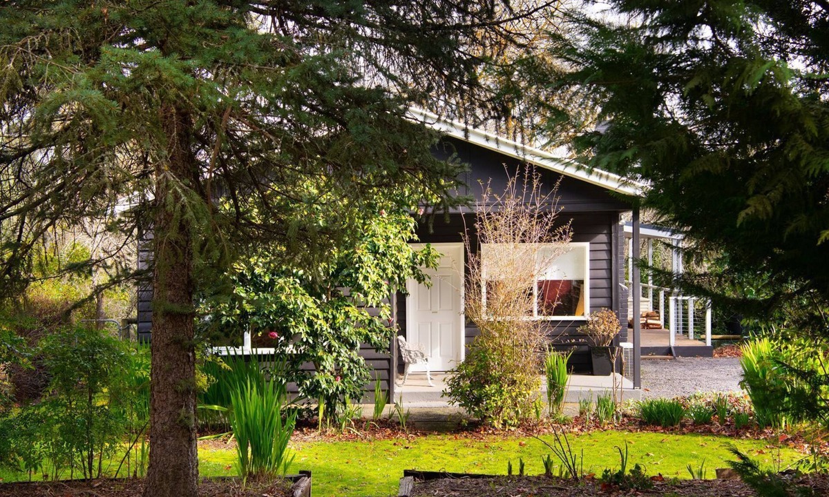 Hepburn Springs Cottage | The Apple Tree is a gem