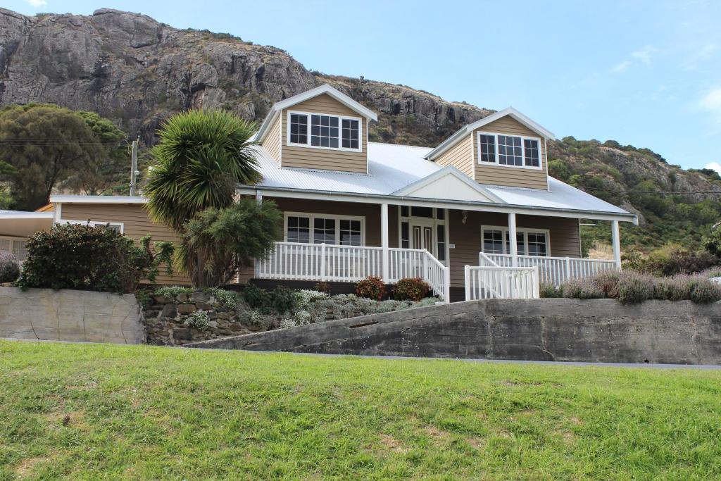 Stanley Bed & Breakfast | The Ark Stanley Luxury Bed and Breakfast
