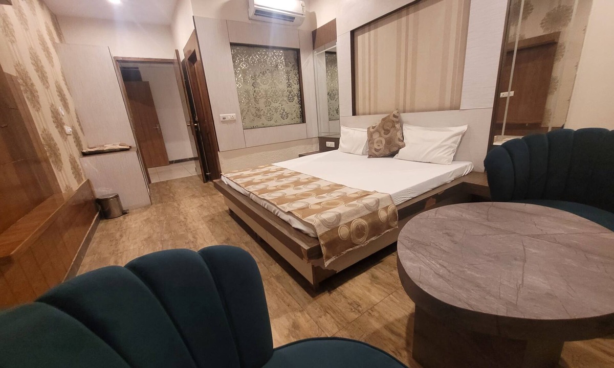 Rohtak Hotel | The Aura Grand