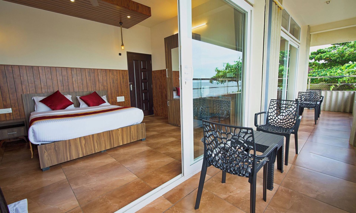 Kuzhuppilly Bed & Breakfast | The Cabana