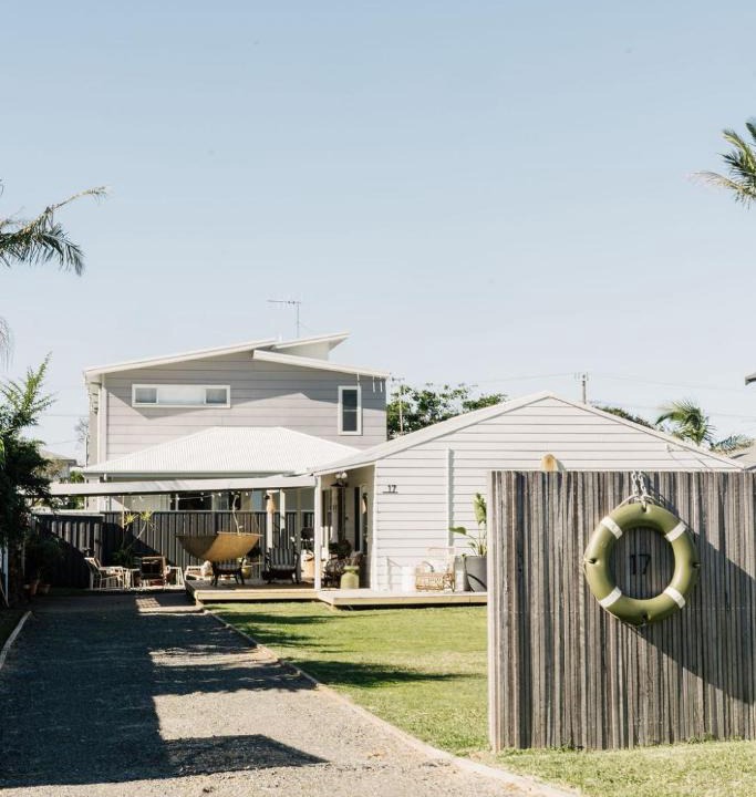 Diamond Beach House | The Coastal Nomad - Dog-friendly beach cabin